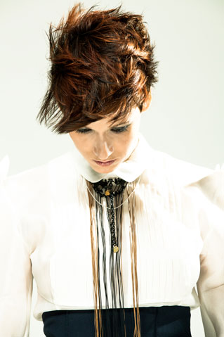 Shorty – Weicher Kurzschnitt mit Undercut, Point-Cut — Bild 4