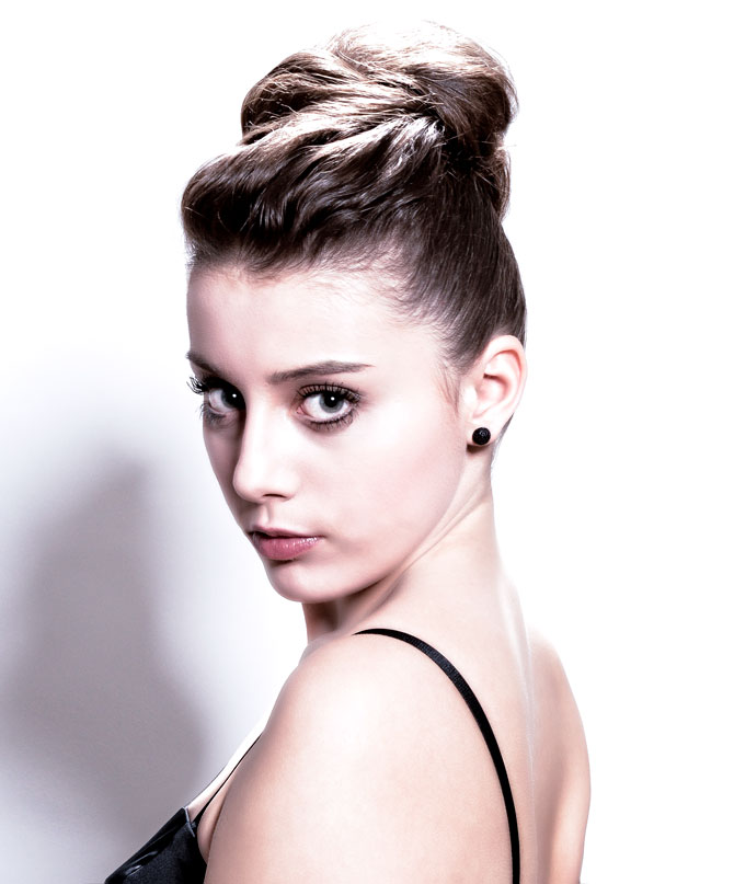 Lockerer Chignon über Ponytail – Updo — Bild 2