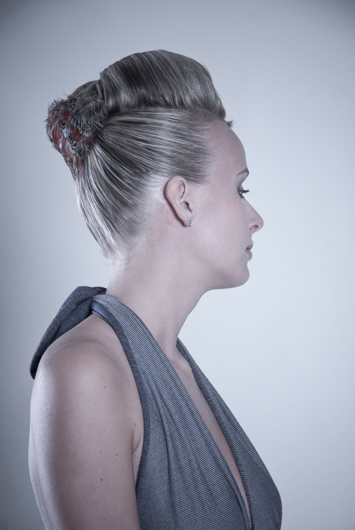 Avantgarde – Updo: Rolle aus hohem Ponytail — Bild 4
