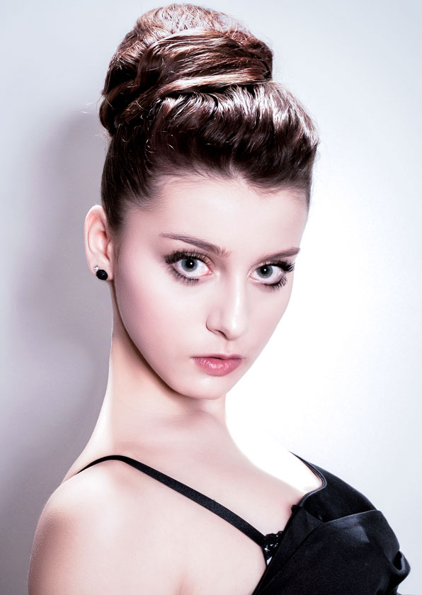 Lockerer Chignon über Ponytail – Updo — Bild 3