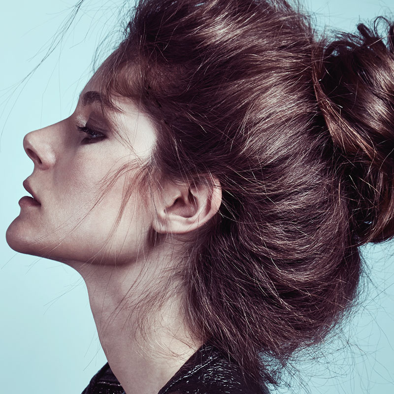 Locker gebundener Chignon aus Ponytail — Bild 1