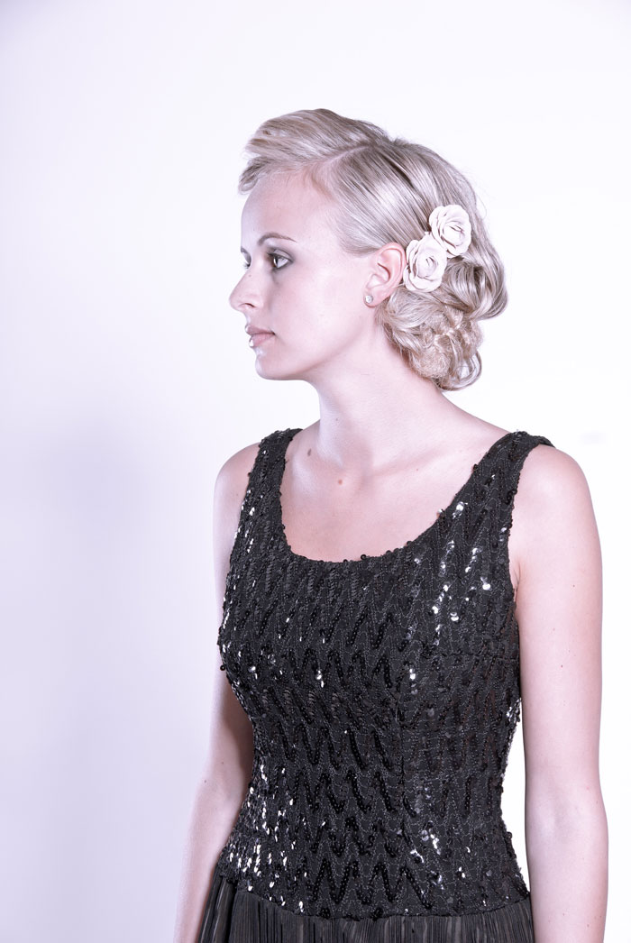 Loose Braid – Flechtfrisur über Duttkissen — Bild 2