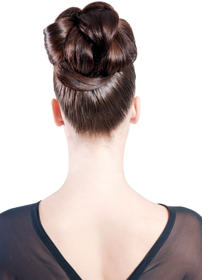 Hochsteckfrisur mit Haarknoten für langes, dickes Haar — Bild 5