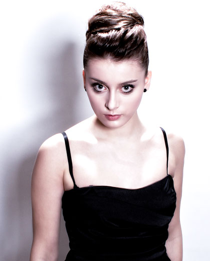 Lockerer Chignon über Ponytail – Updo — Bild 1