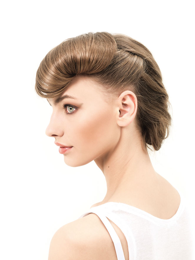 Catwalk 2 – Updo: eingeschlagene Seiten & Flechtzopf — Bild 1
