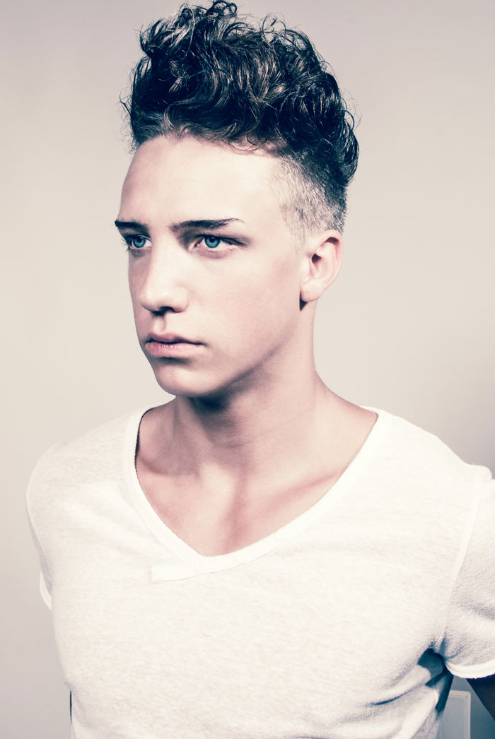 Herren-Undercut mit Freehand-Slice schneiden — Bild 2