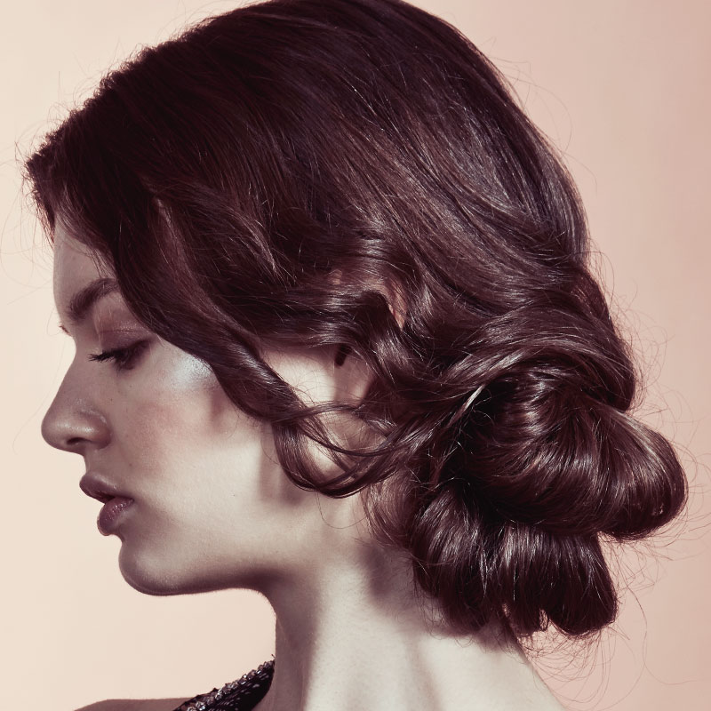 Updo-Technik: Doppel-Chignon mit Bubbles — Bild 1