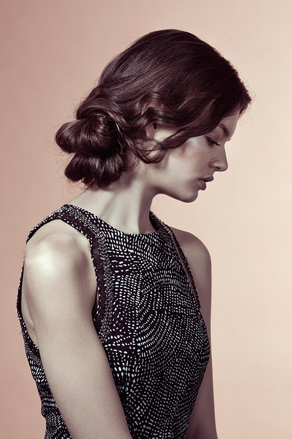 Updo-Technik: Doppel-Chignon mit Bubbles — Bild 2