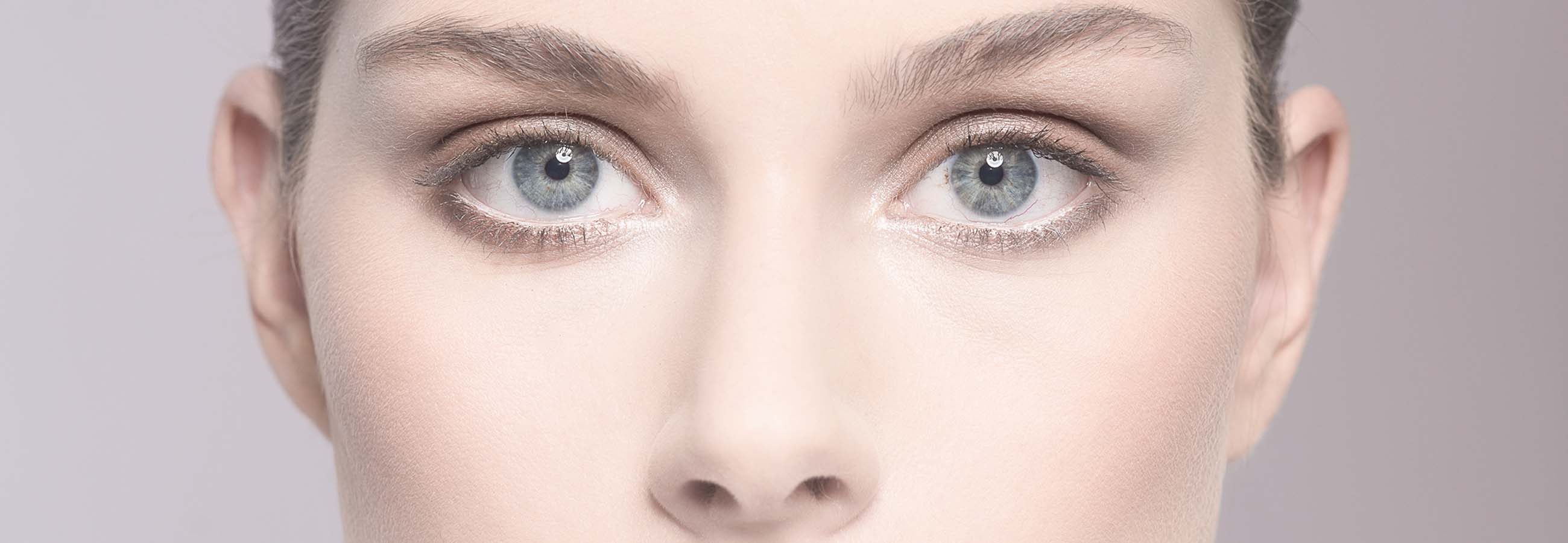 Sommer-Make-up schminken – Smokey Eye, Nude-Basis