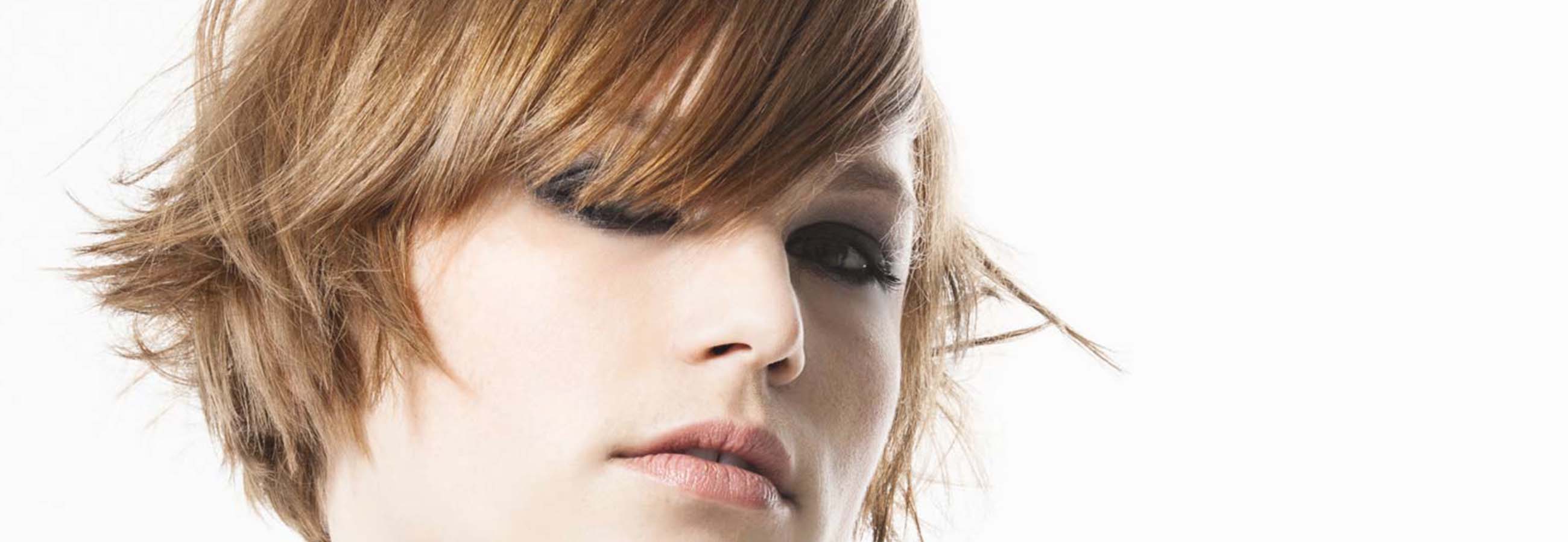 Texturierter Bob – Graduation im Point-Cut, Pony
