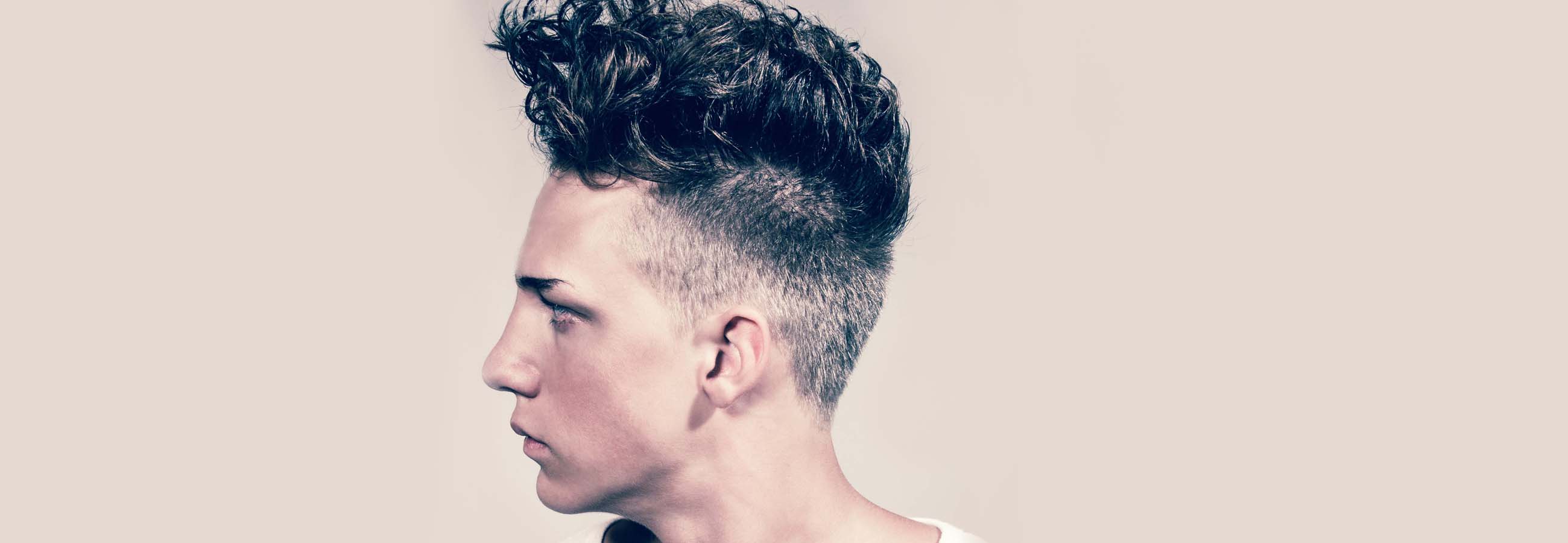 Herren-Undercut mit Freehand-Slice schneiden